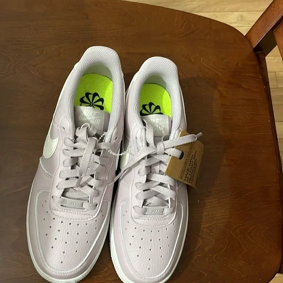 Nike Women's Athletic Shoes in Lilac and White - Picture 7 of 10